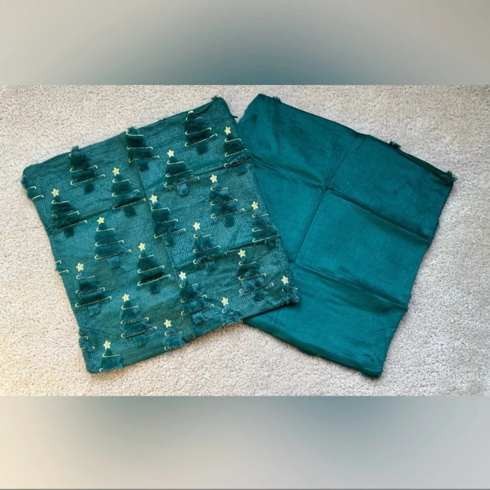 NEW Set of 2 Dark Green & Gold Christmas Tree Pillow Covers w/ Zipper - 18”x18”